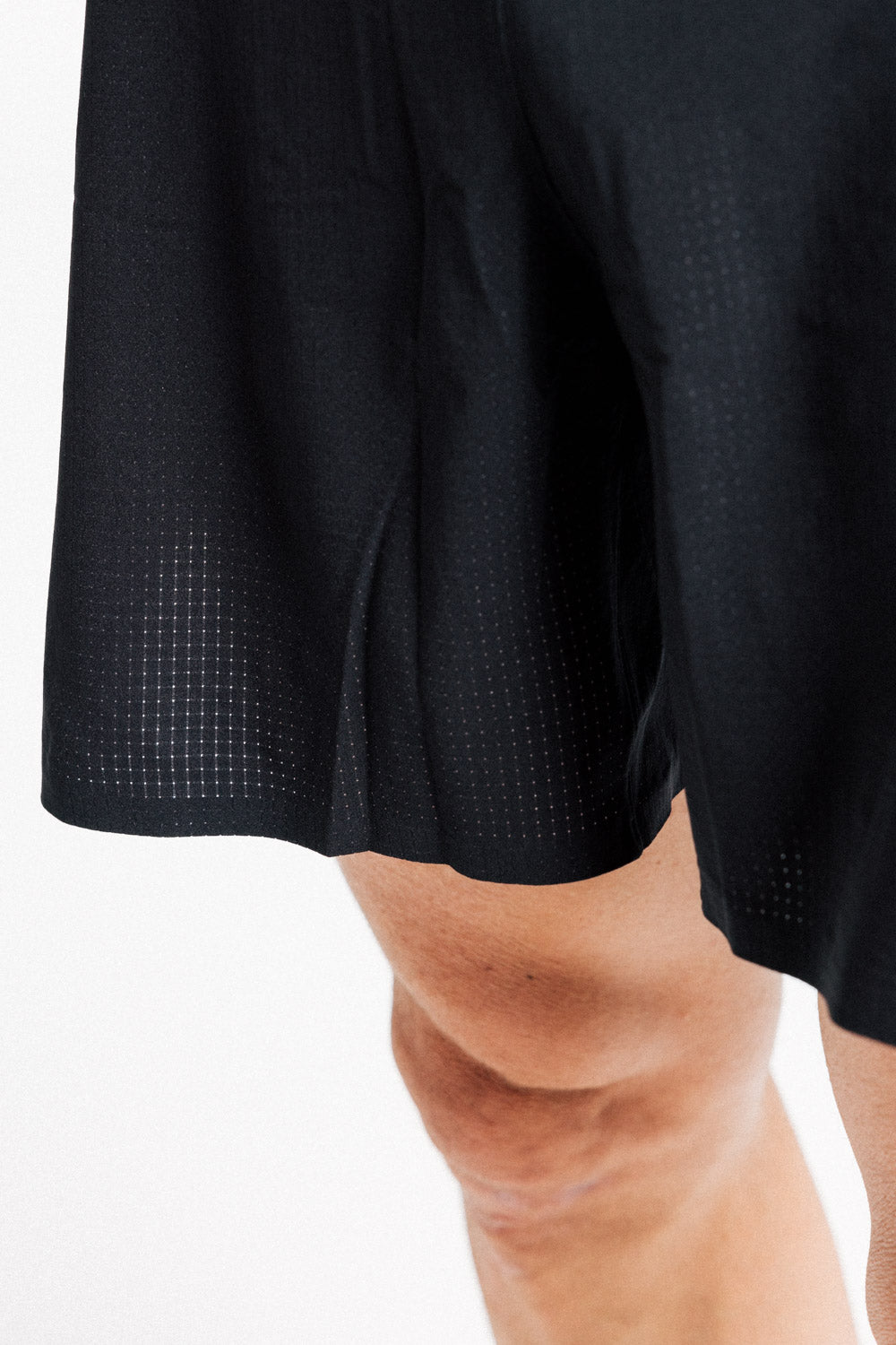 CHANCE Arow Marathon Short V2 - Black/ White