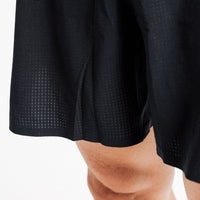 CHANCE Arow Marathon Short V2 - Black/ White