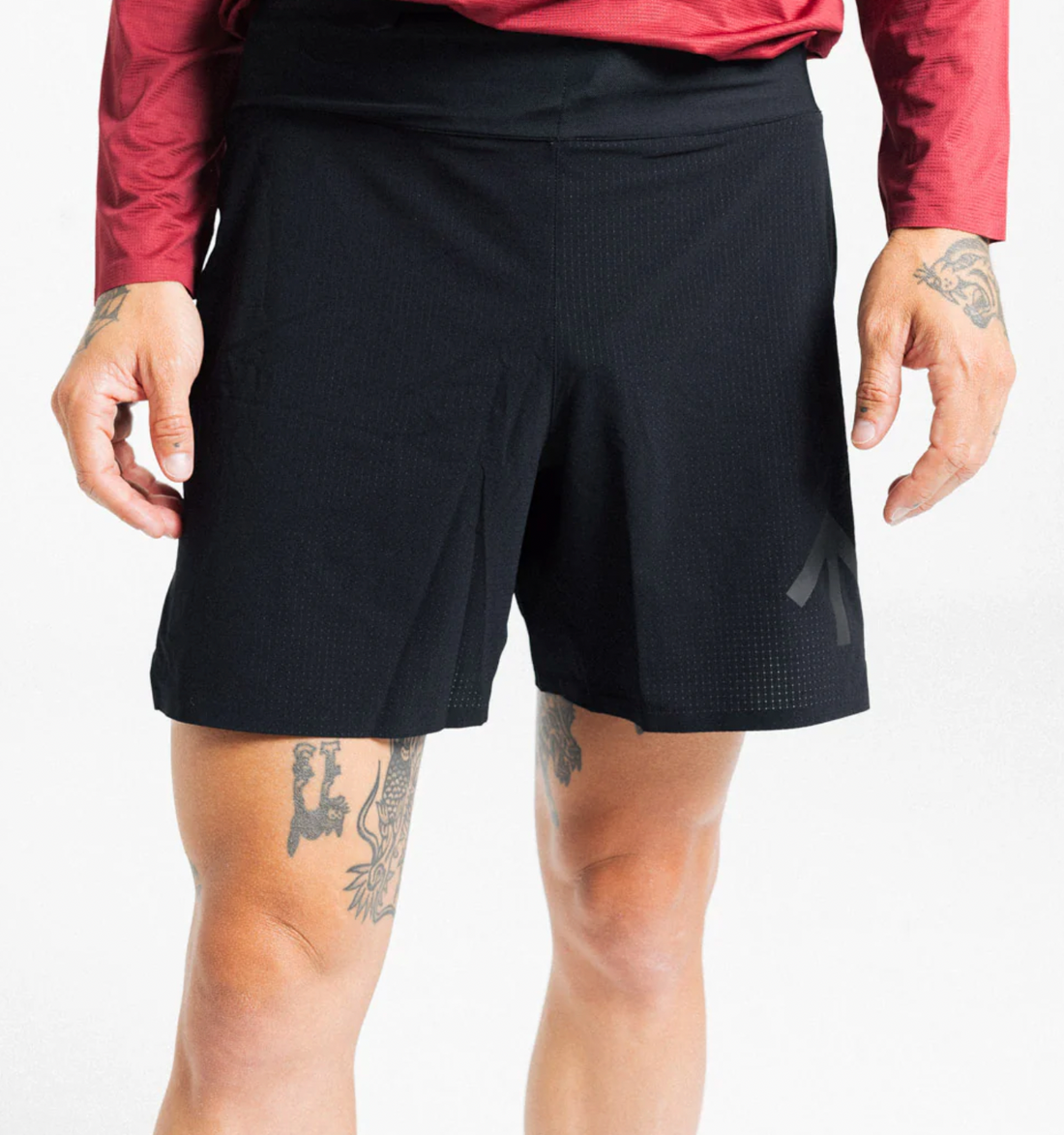 CHANCE Arow Marathon Short V2 - Black/ Black