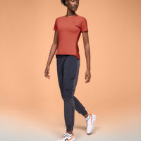 On Running Performance-T Auburn / Ruby Women