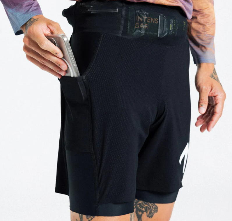 Chance AROW Ultra Short V3 Mens Black/White