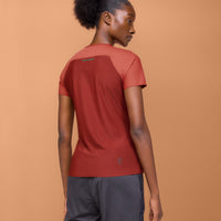 On Running Performance-T Auburn / Ruby Women