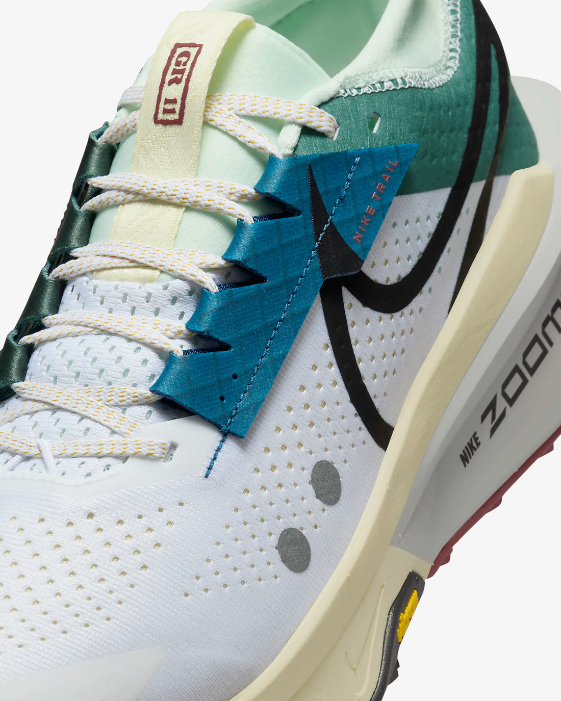 NIKE Zegama Trail 2 GR11